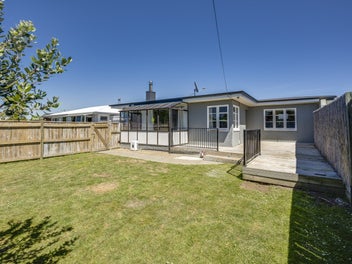 Comfort, convenience and be moved in by Christmas!