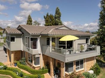 Exceptional Family Living near the Golf Course