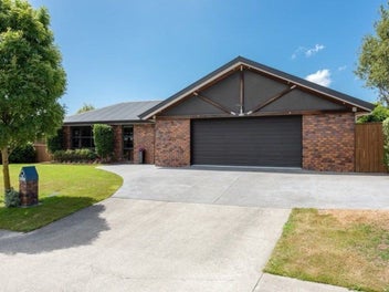 Parkside Living - 4 Bedrooms and 3 Bathrooms