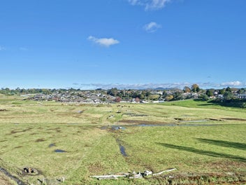 COUNTRY VIEWS SO CLOSE TO TOWN!