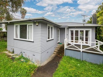 WINTER SALE: Charming Timber Beauty - FOR REMOVAL