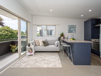 Central City Fringe with Double Garage