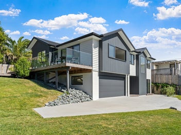 Modern Luxury + Room For Dreams!