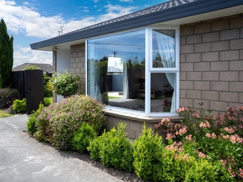 Be in Before Xmas - Must be Sold!