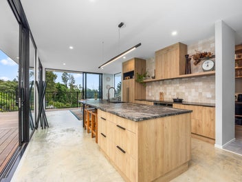 Modern Manhattan Elegance with Endless Views