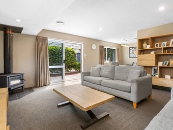 Must Be Sold - Oversized Workshop