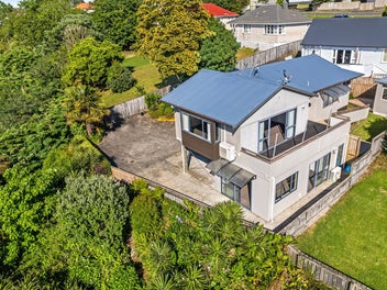 Fall in Love with This Hampton Haven