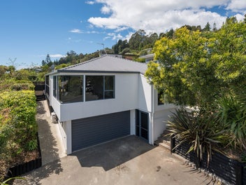 Private outdoor living with SEA Views