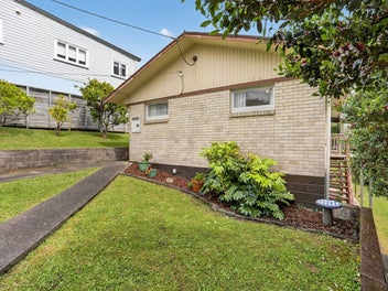 Deceased Estate - Opportunity PLUS! Must Be Sold!