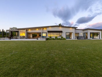 Exceptional Views, Unrivalled Lifestyle