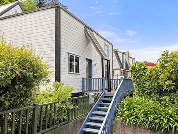 Calling First Home Buyers/Blue Ribbon Suburb