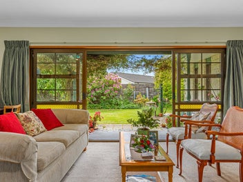 Oamaru Stone Charm with Sun, Garden & Space