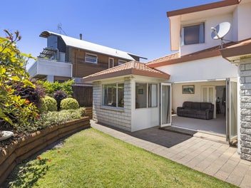 Family living In the heart of Omanu