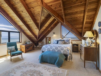 Stunning Haven, Craftsmanship and Elegance