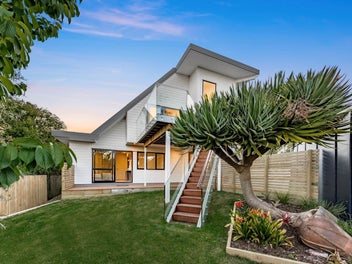 Sweeping Ocean/Island Views-NEW-Vendor wants Sold!