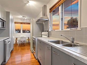 1960s Weatherboard withLargeSection