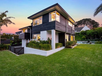 Incredible Outdoor Living That's Hard To Find!