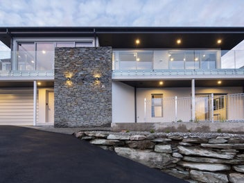 Queenstown Luxury with 365 Visitor Accommodation