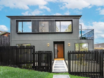 Be Quick, Only One LEFT