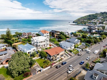 Elevated Beach House – Simply Stunning!