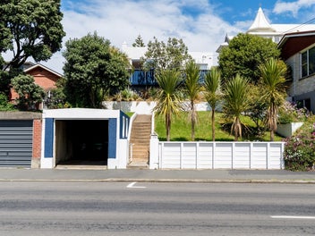 Elevated Beach House – Simply Stunning!