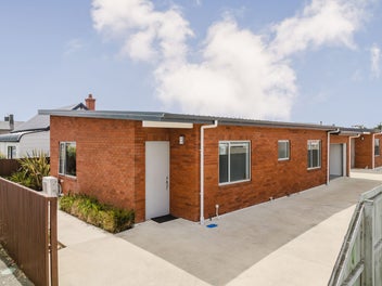 Get in Before Xmas - Stand-Alone, Single-Level