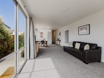 Downsizers, Lock'n'Leave or Retirees