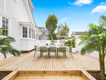 Prime Golden Mile Location | Large Freehold Title