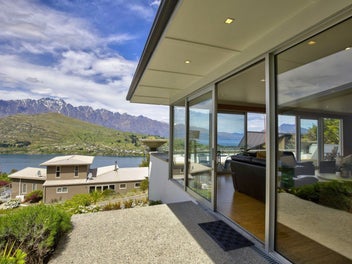 Elevated Views Plus 365 Visitor Accommodation