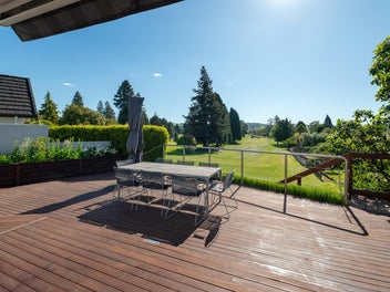 Springfield Elegance on the Fairway