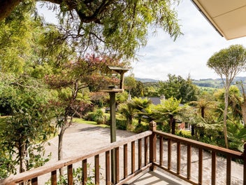 Retro revival in Maori Hill – ready to shine