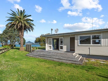 Coastal charm - huge potential - beachside retreat