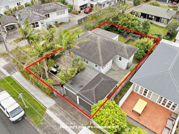 Private Garden Oasis on Flat Land