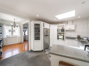 Vendors Cashing Out - Their Loss, Your Gain!