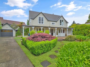 Delightful outlook on Hilton Road