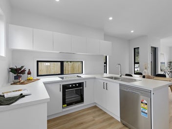 Near New Stokes Valley Townhouse - 3 Bedroom