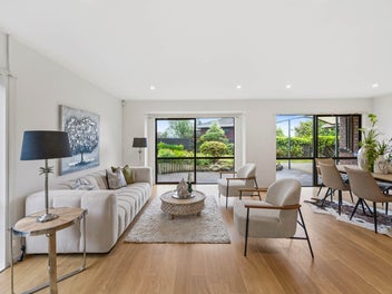 Committed Overseas Vendor Says 'Sell!'