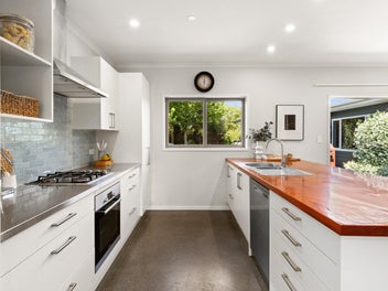 Stylish Living with Family Warmth in Frimley