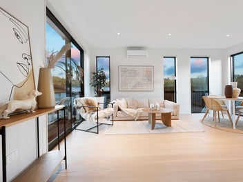 Selling fast, Lucky last !! Views & Reserve