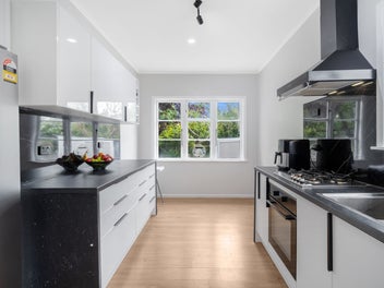 A Solid Home in a Super Handy Spot