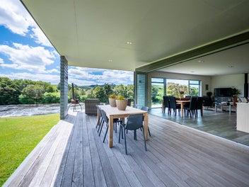 REDUCED: Unique, Private Enchanting River Retreat