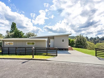 RURAL OUTLOOK - MODERN LIVING