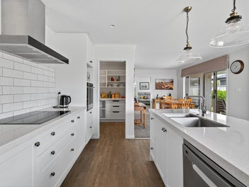 Charming Family Home in Hiria Cres!