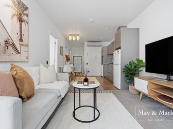 Urgent Sale in Downtown!!