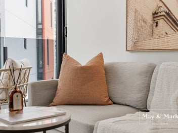 Urgent Sale in Downtown!!