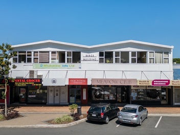 Image 1 of 24