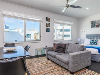 Cheap Studio with low outgoings!