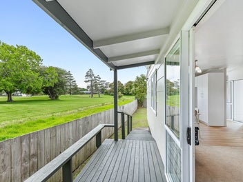 Golfcourse Backdrop & Single Level Serenity