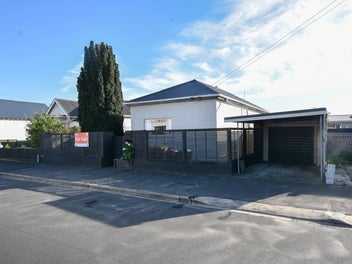 Moments to the Sand, Schools, and City