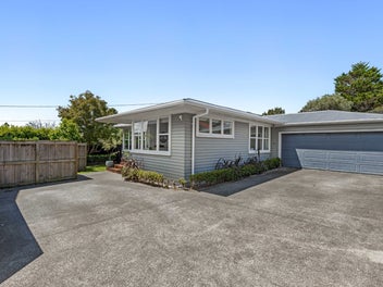 A Timeless Classic with Tandem Double Garage